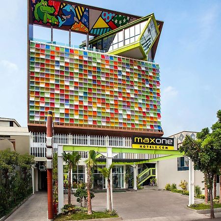 Maxonehotels.Com At Tidar Surabaya Kültér fotó