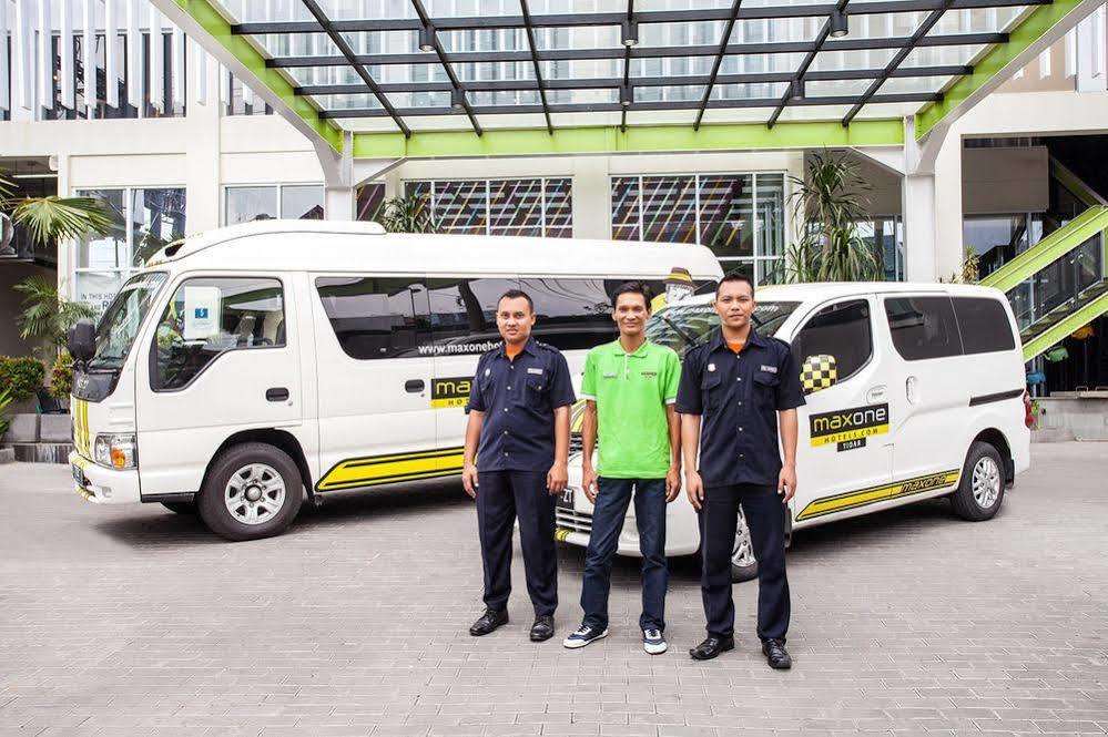 Maxonehotels.Com At Tidar Surabaya Kültér fotó
