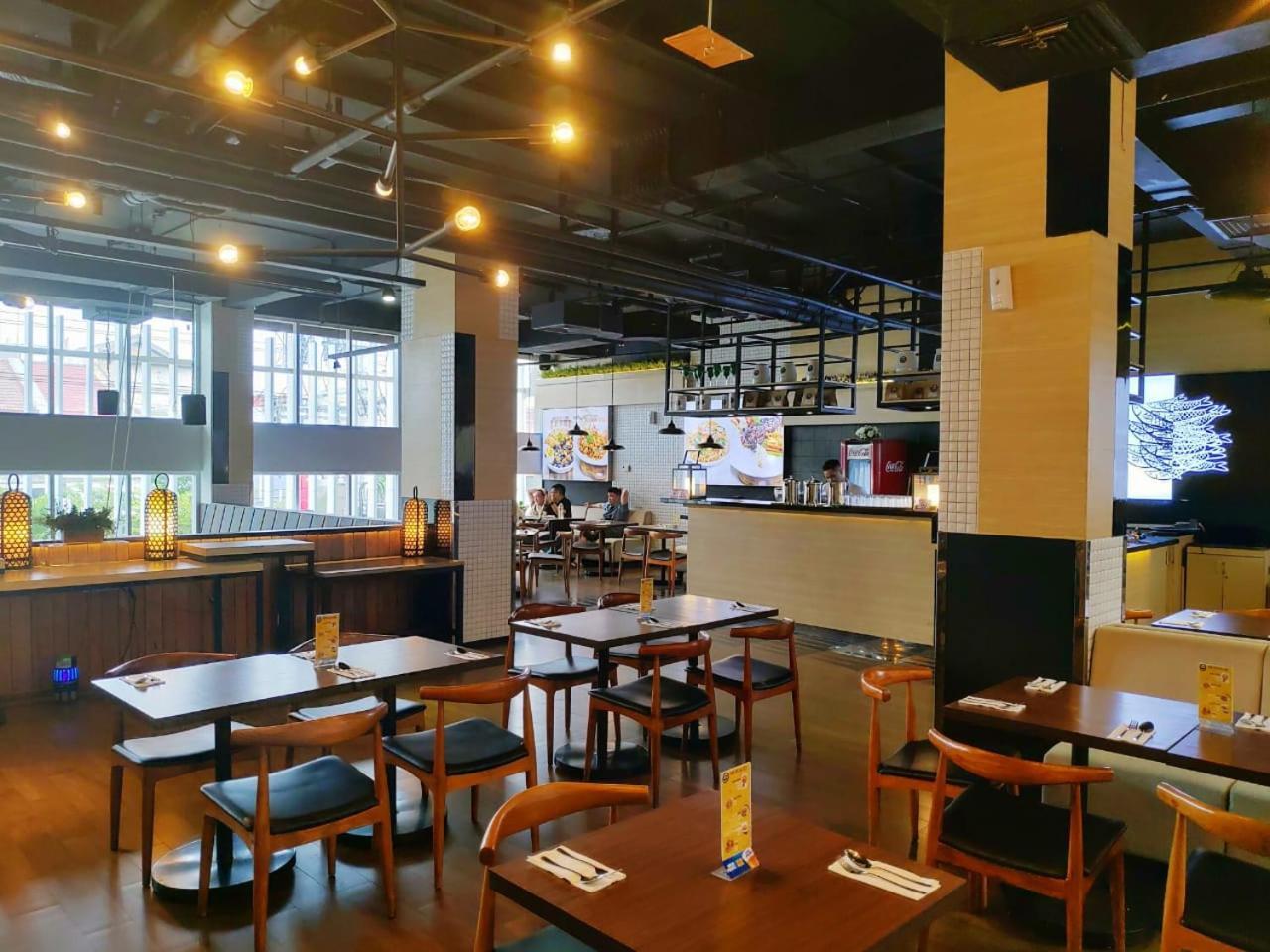 Maxonehotels.Com At Tidar Surabaya Kültér fotó