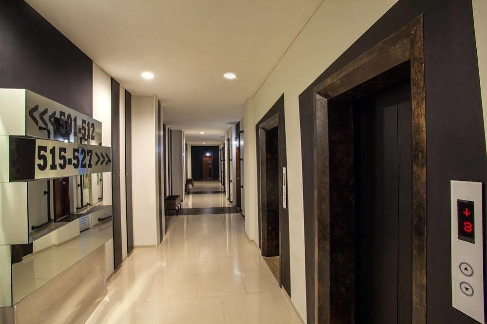 Maxonehotels.Com At Tidar Surabaya Kültér fotó